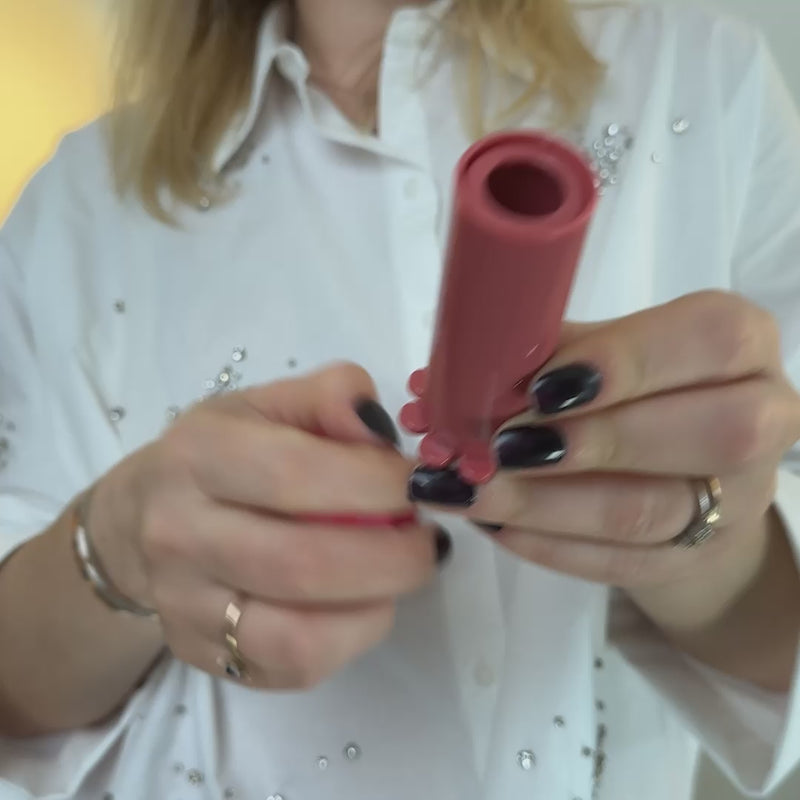 demonstrations video af universal applikater til menstruationsprodukter